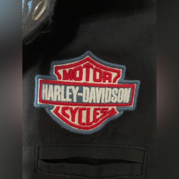 Ladie’s Black Harley Davidson Garage button down top - Picture 4 of 7